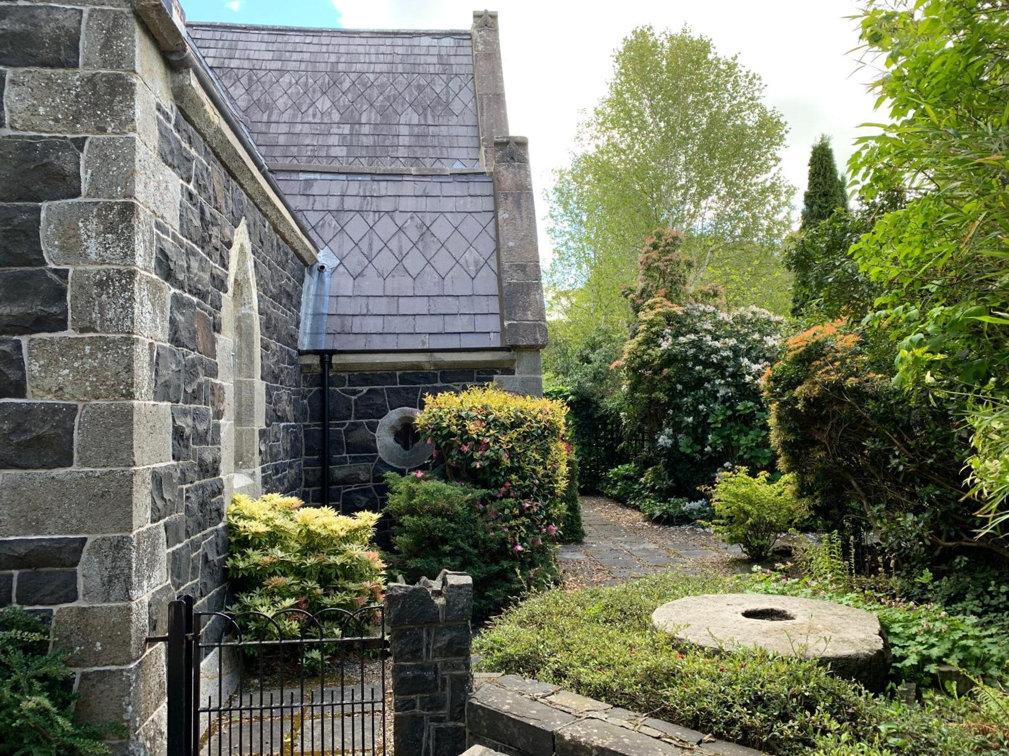 Old Schoolhouse, Galgormヴィラ エクステリア 写真