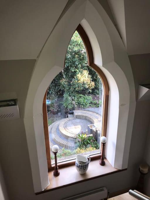 Old Schoolhouse, Galgormヴィラ エクステリア 写真