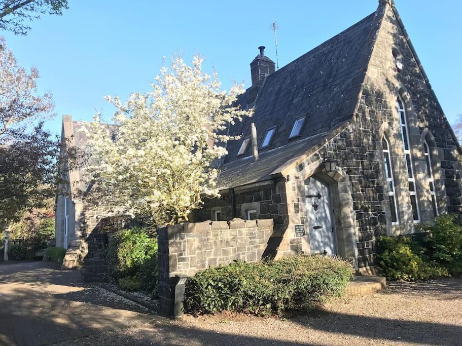 Old Schoolhouse, Galgormヴィラ エクステリア 写真